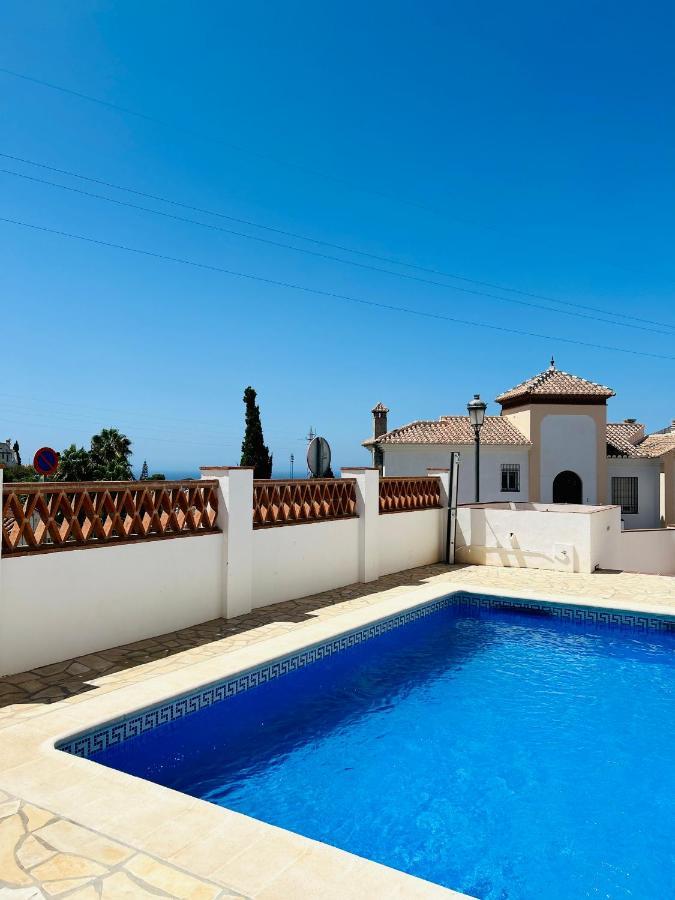 Apartamentos Pacifico Nerja Kültér fotó