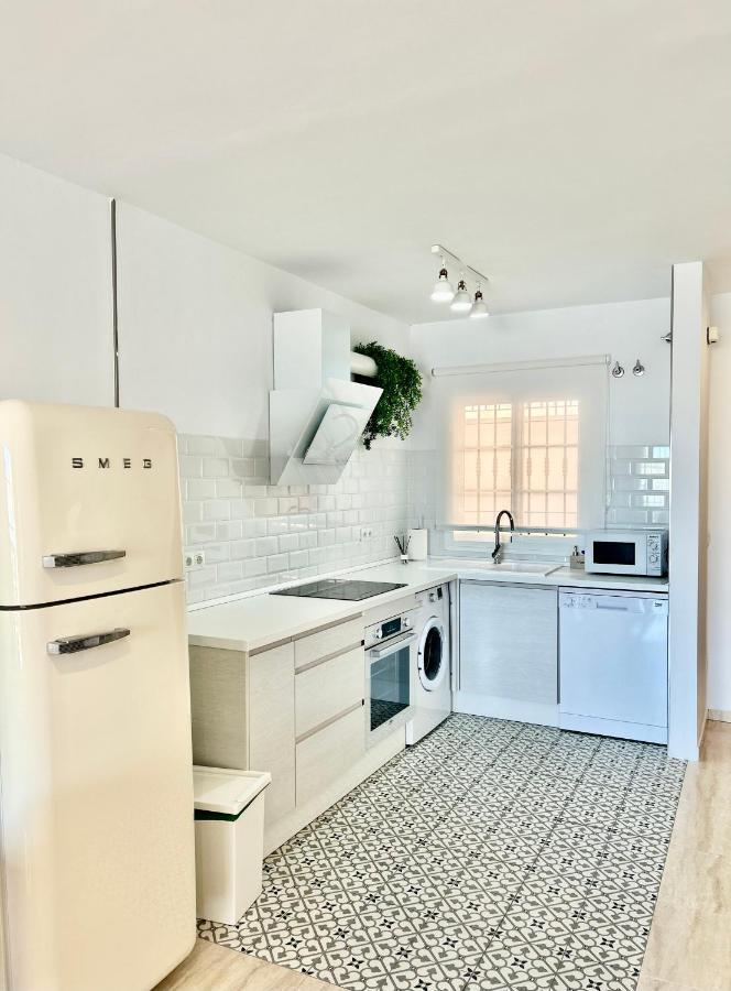 Apartamentos Pacifico Nerja Kültér fotó